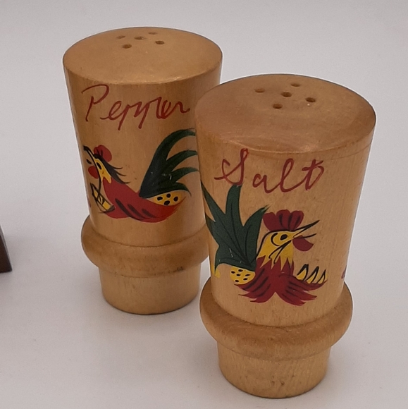 Vintage Hand Made Wooden Salt & Pepper Shakers 2 Sets Made in Japan - Picture 3 of 7